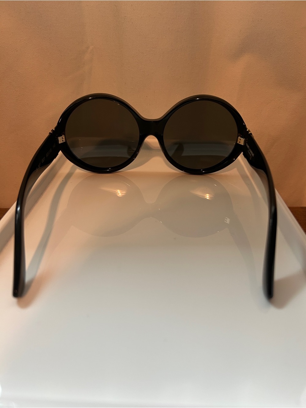 YSL Large Black Round Women’s Designer Sunglasses - PERFECTION!! UV Protection - Picture 5 of 6